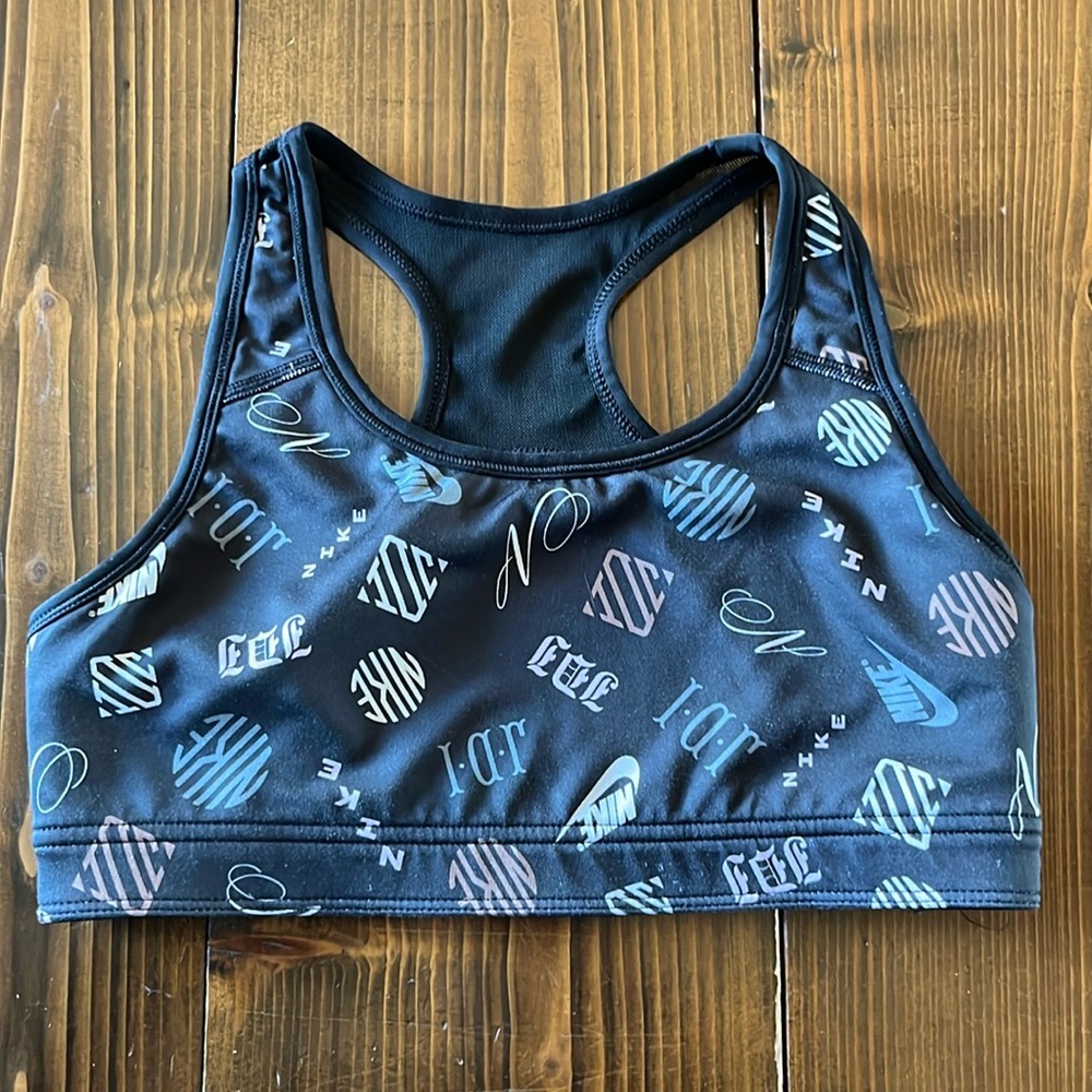 Nike Reversible Sports Bra Women’s size small.
